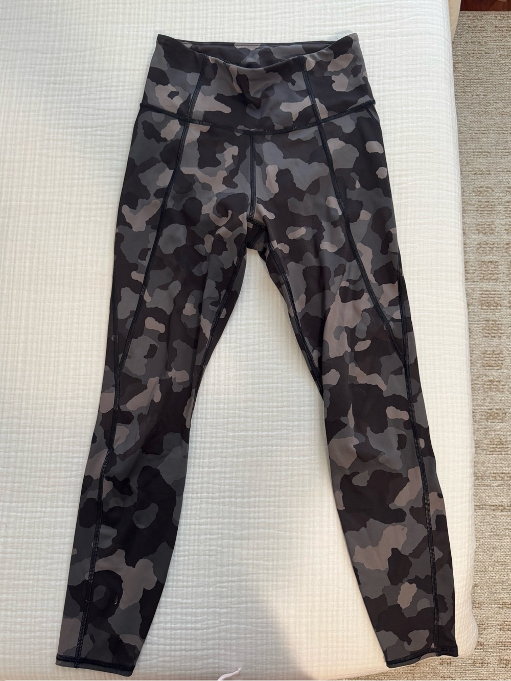 Athleta Black & Gray Camo Performance Leggings